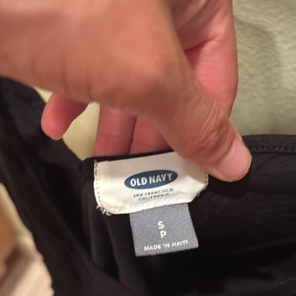 Old Navy Black Camisole with Spaghetti Straps - Picture 5 of 9